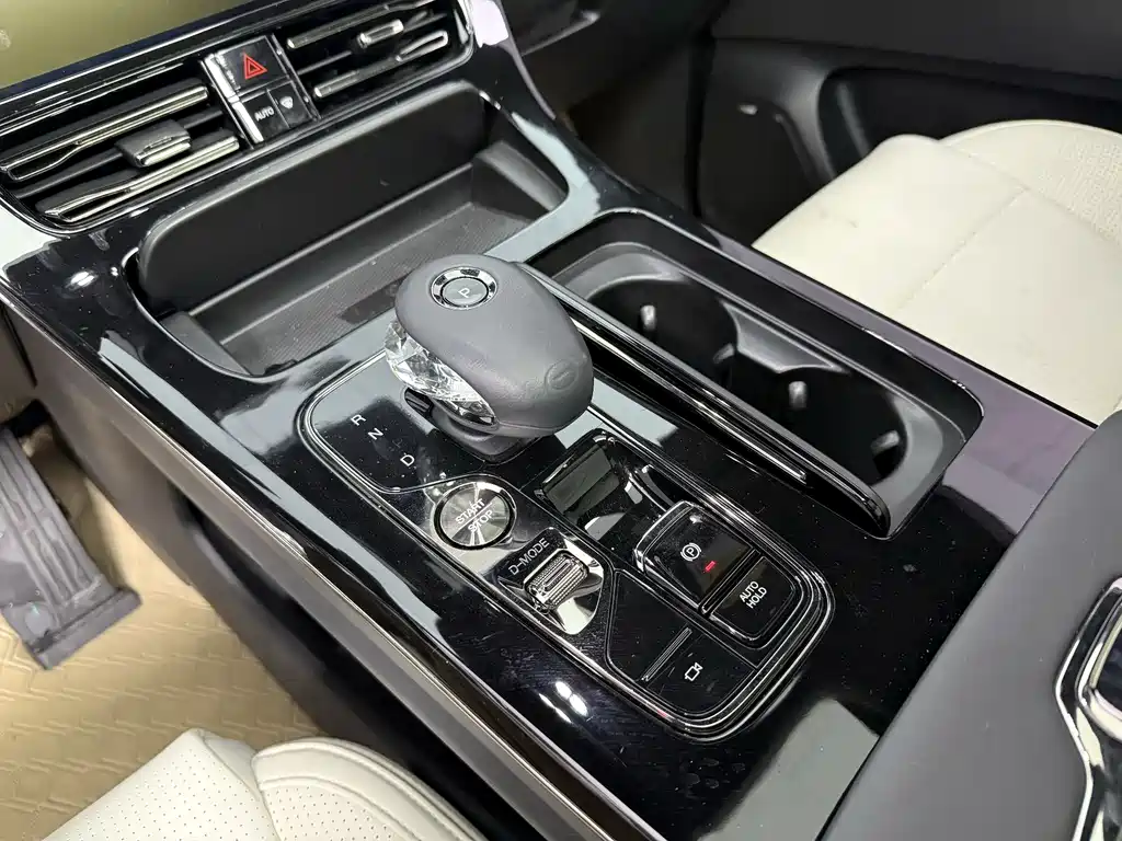 GAC Motor Trumpchi M8 2023 — фото 11