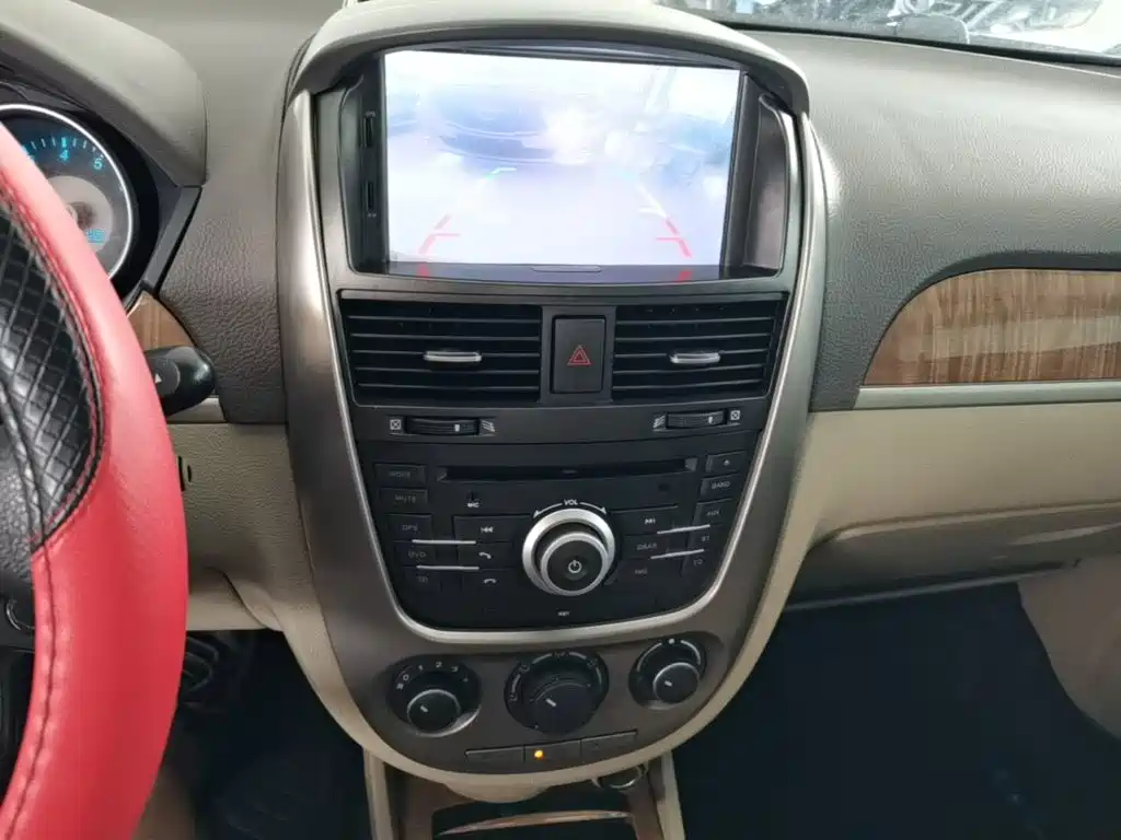 Buick Excelle 2015 — фото 13