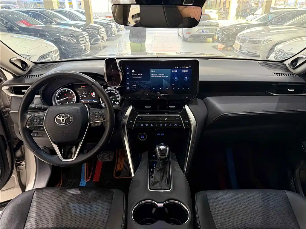 Toyota Venza 2022 — фото 13