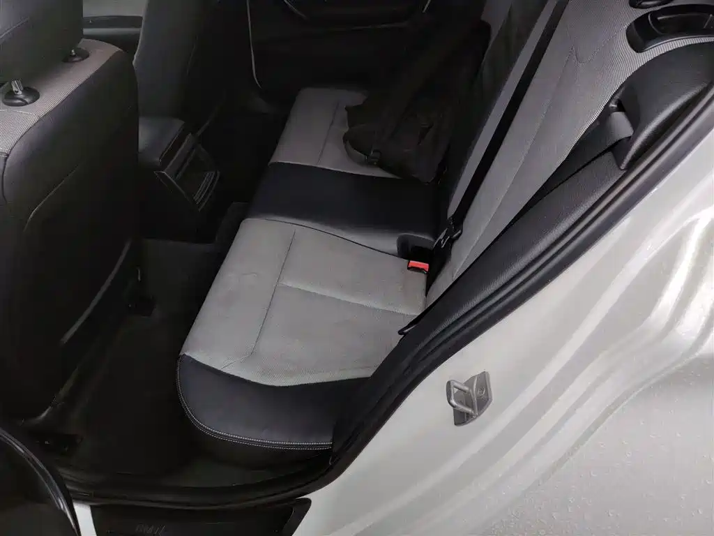 BMW 1 Series 2015 — фото 17