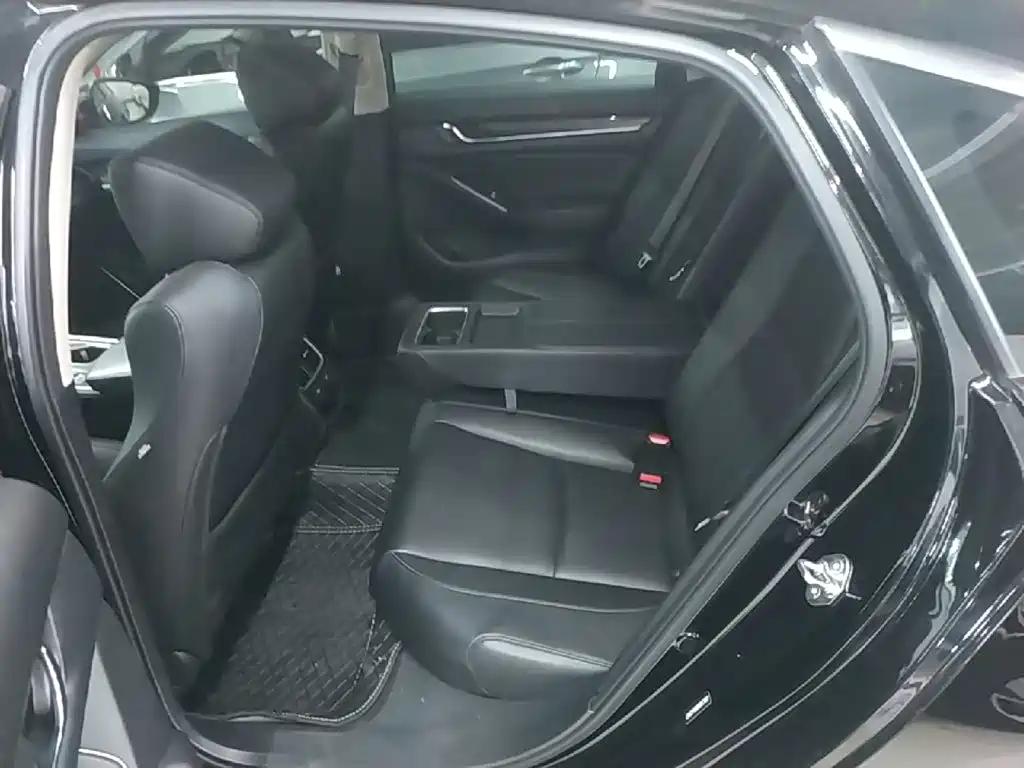 Honda Accord 2022 — фото 17