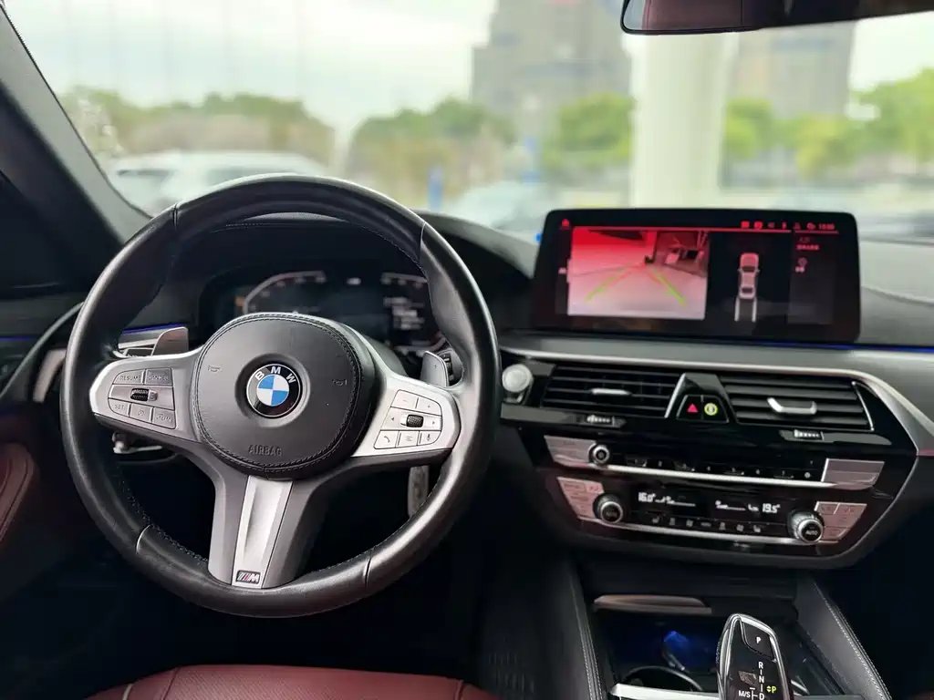 BMW 5 Series 2023 — фото 10