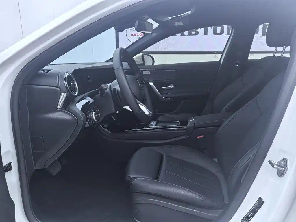 Mercedes-Benz A-Class 2024 — фото 4