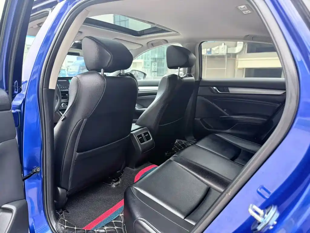 Honda Accord 2018 — фото 18