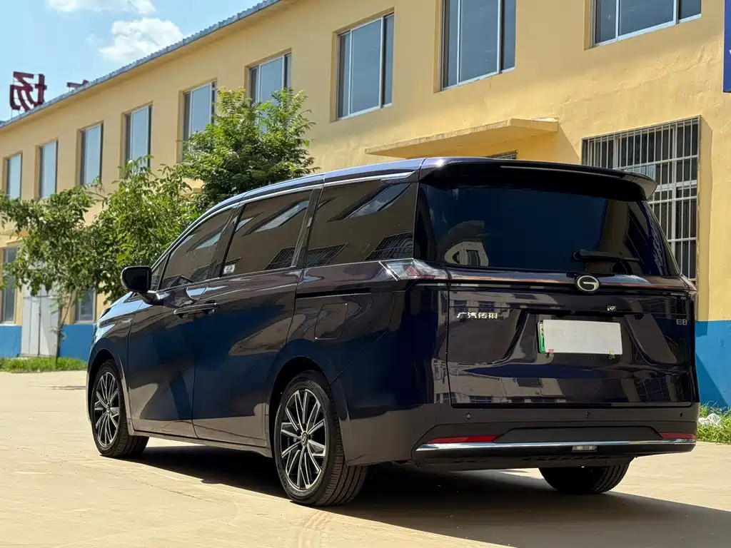 GAC Motor E8 PHEV 2024 — фото 9