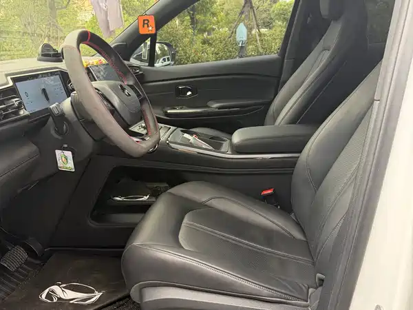 NIO ES6 2020