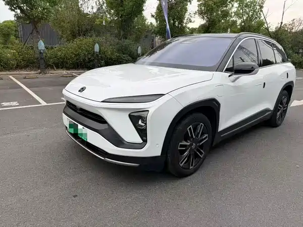 NIO ES6 2020