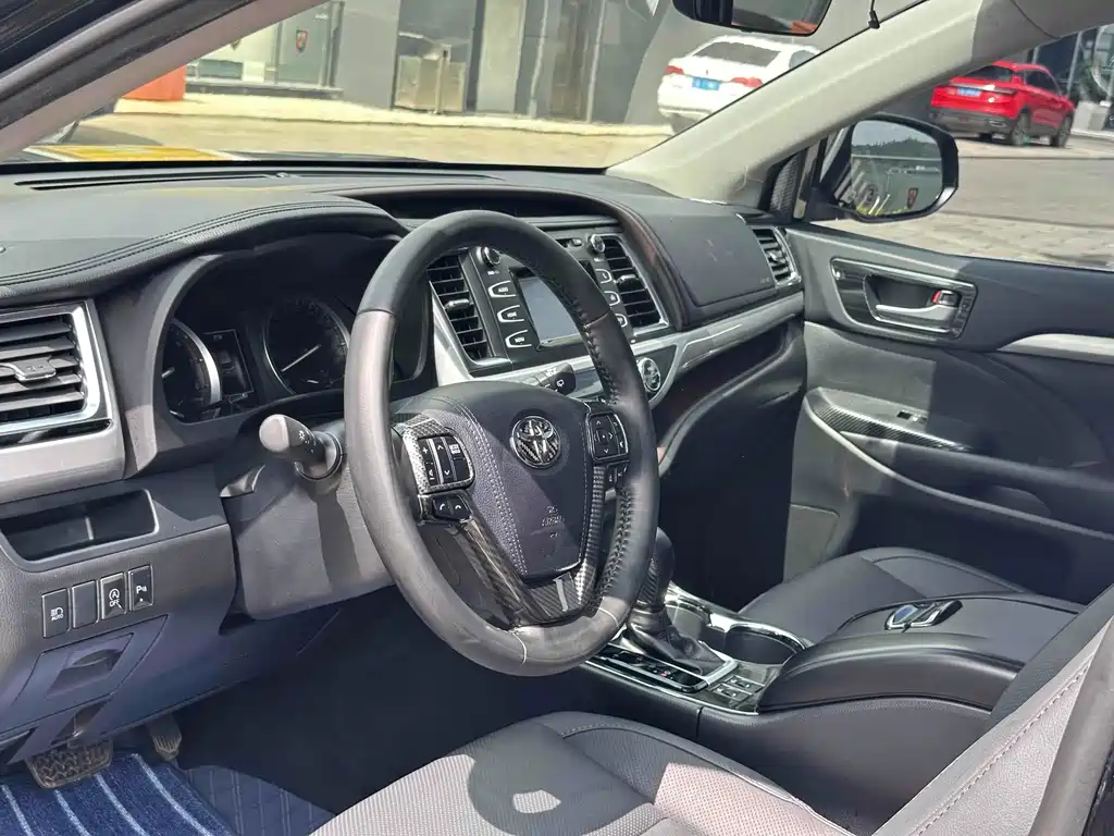Toyota Highlander 2020