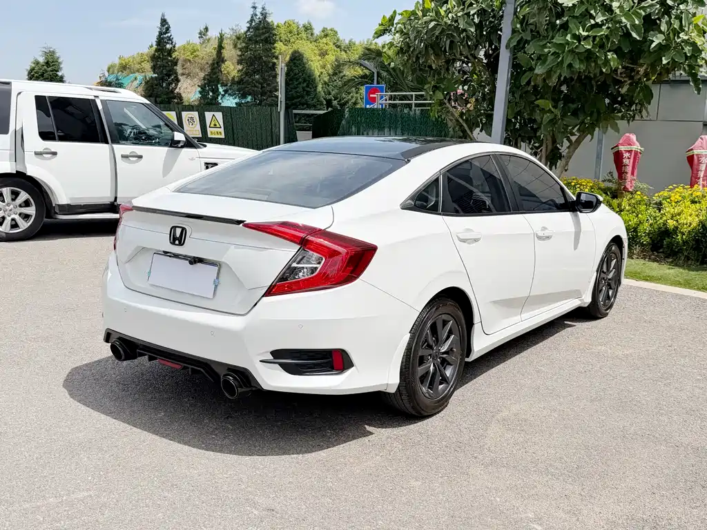 Honda Civic 2020 — фото 15
