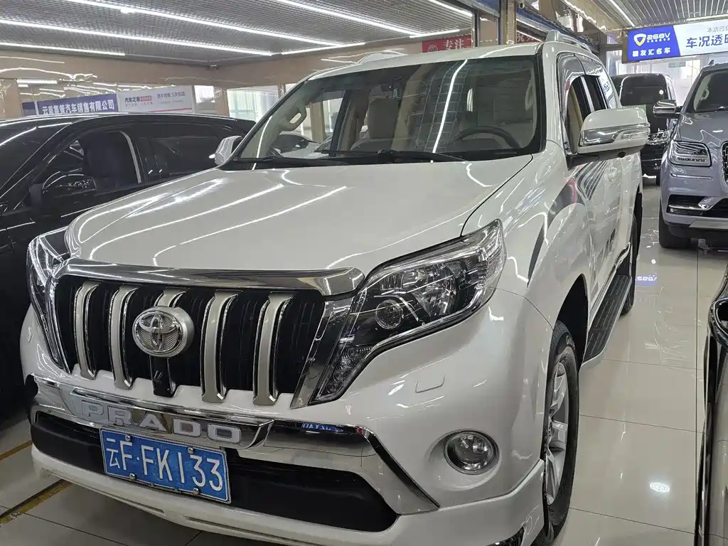 Toyota Prado 2017 — фото 1
