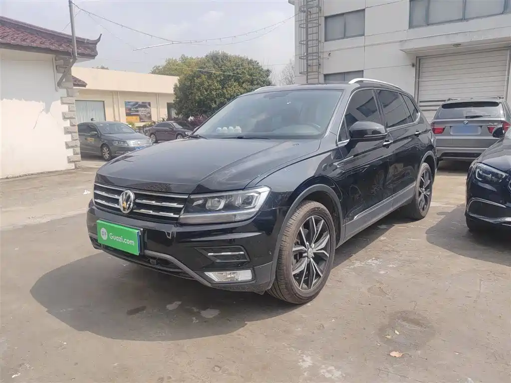 Volkswagen Tiguan L 2020 — фото 1