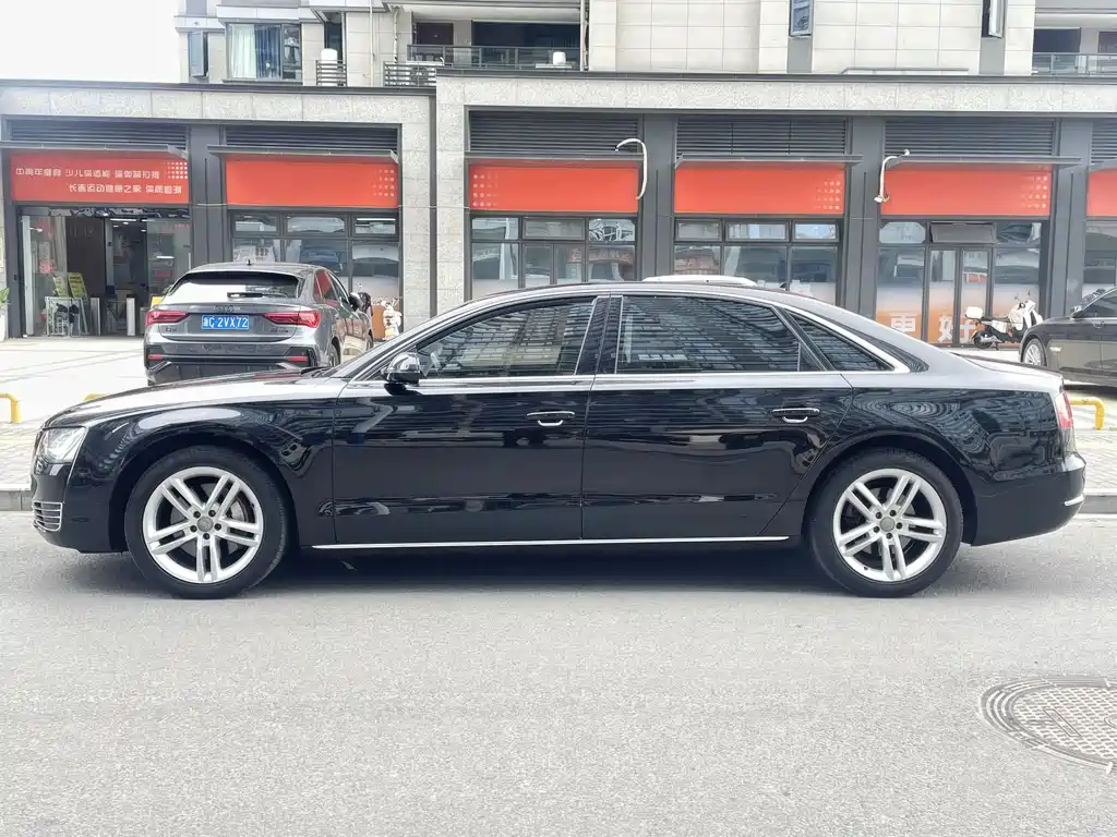 Audi A8 2014 — фото 4