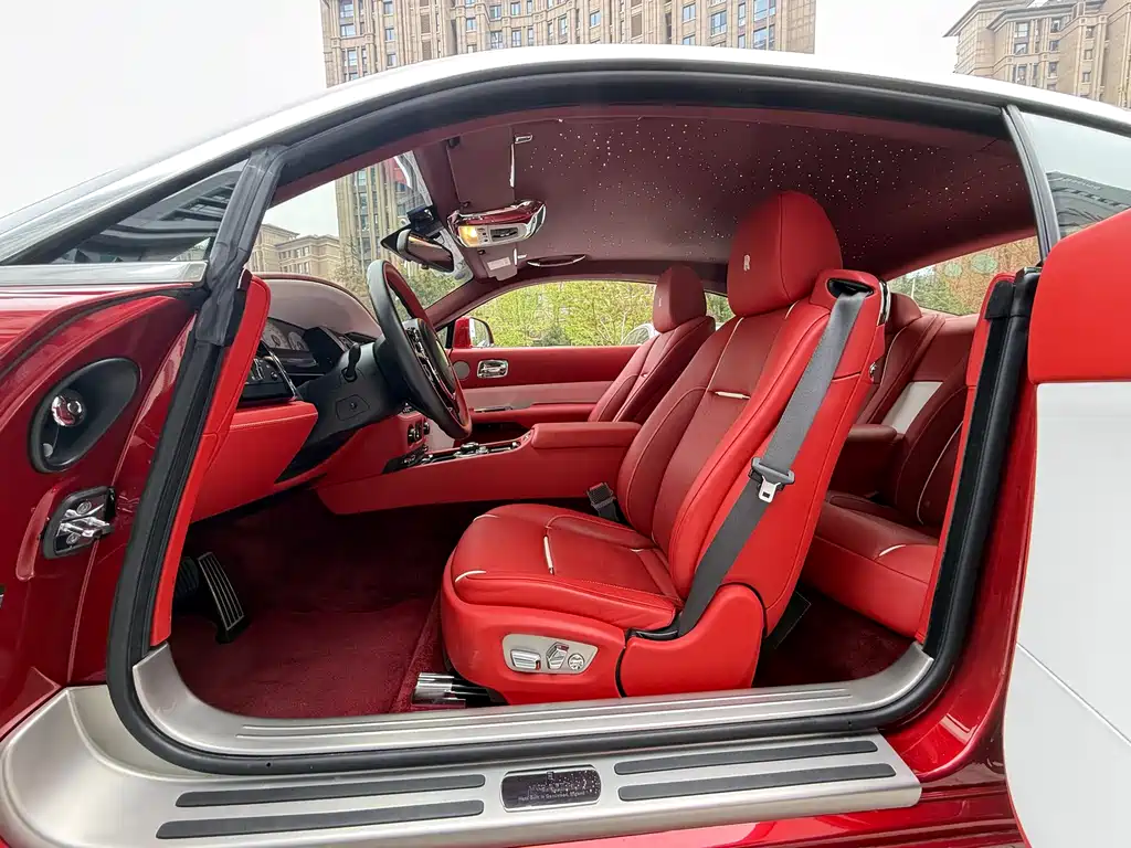 Rolls-Royce Wraith 2019 — фото 11