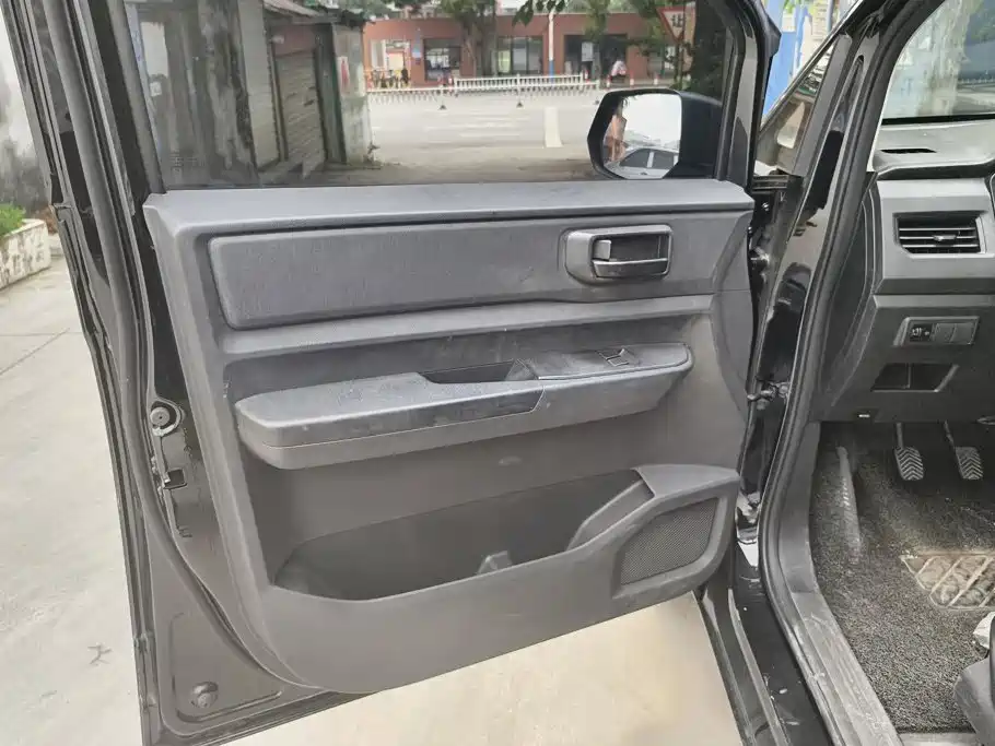 Wuling Hongguang PLUS 2023