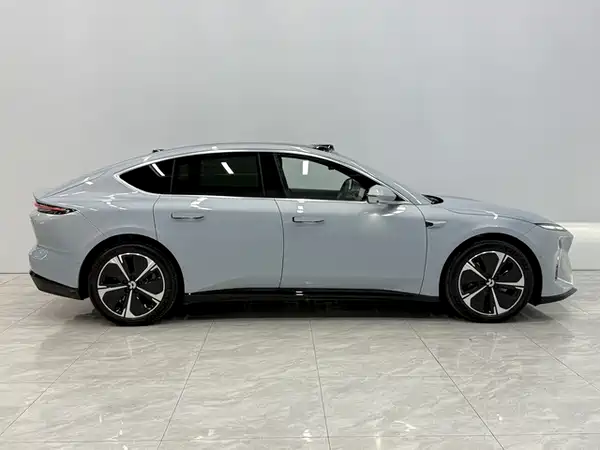 NIO ET5 2025