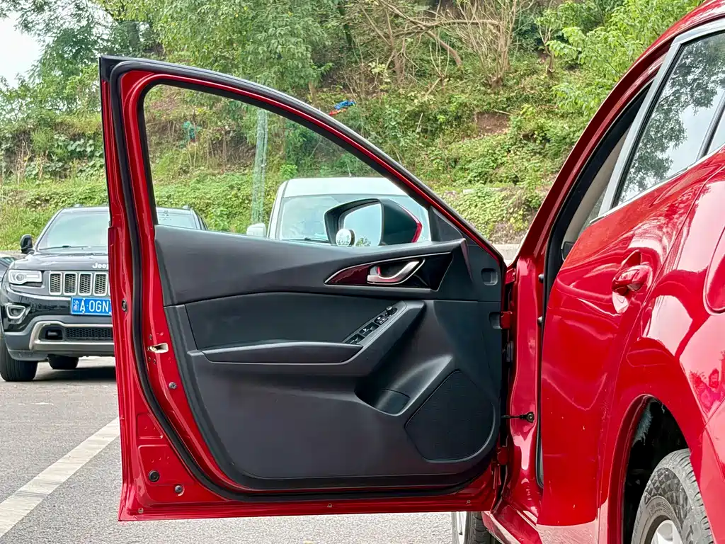 Mazda 3 Axela 2016 — фото 18