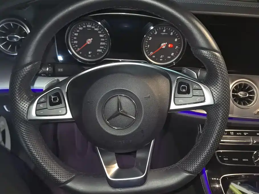 Mercedes-Benz E-Class 2018 — фото 15