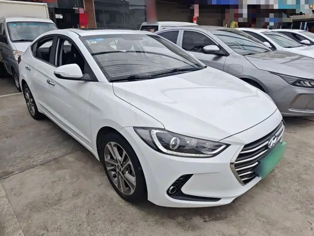Hyundai Elantra 2019 — фото 4