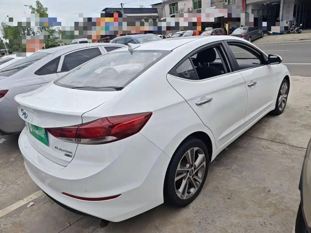 Hyundai Elantra 2019 — фото 7