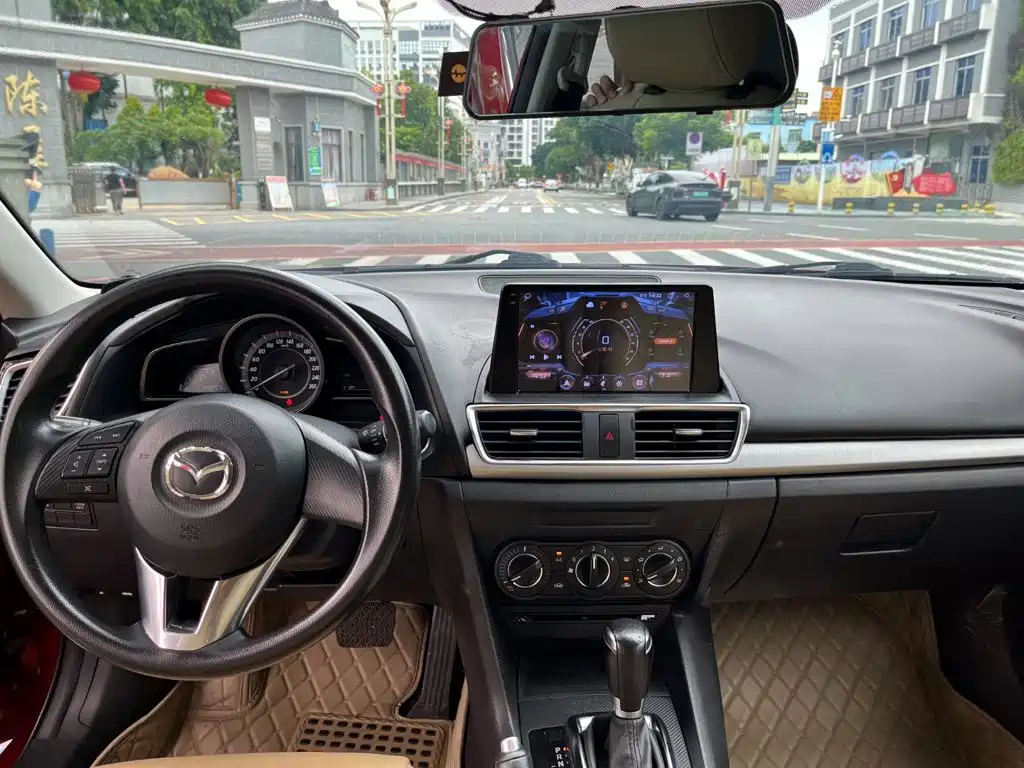 Mazda 3 Axela 2014