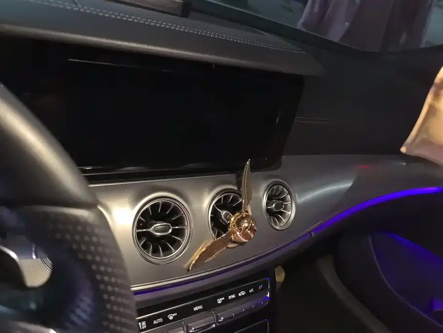 Mercedes-Benz E-Class 2018 — фото 13