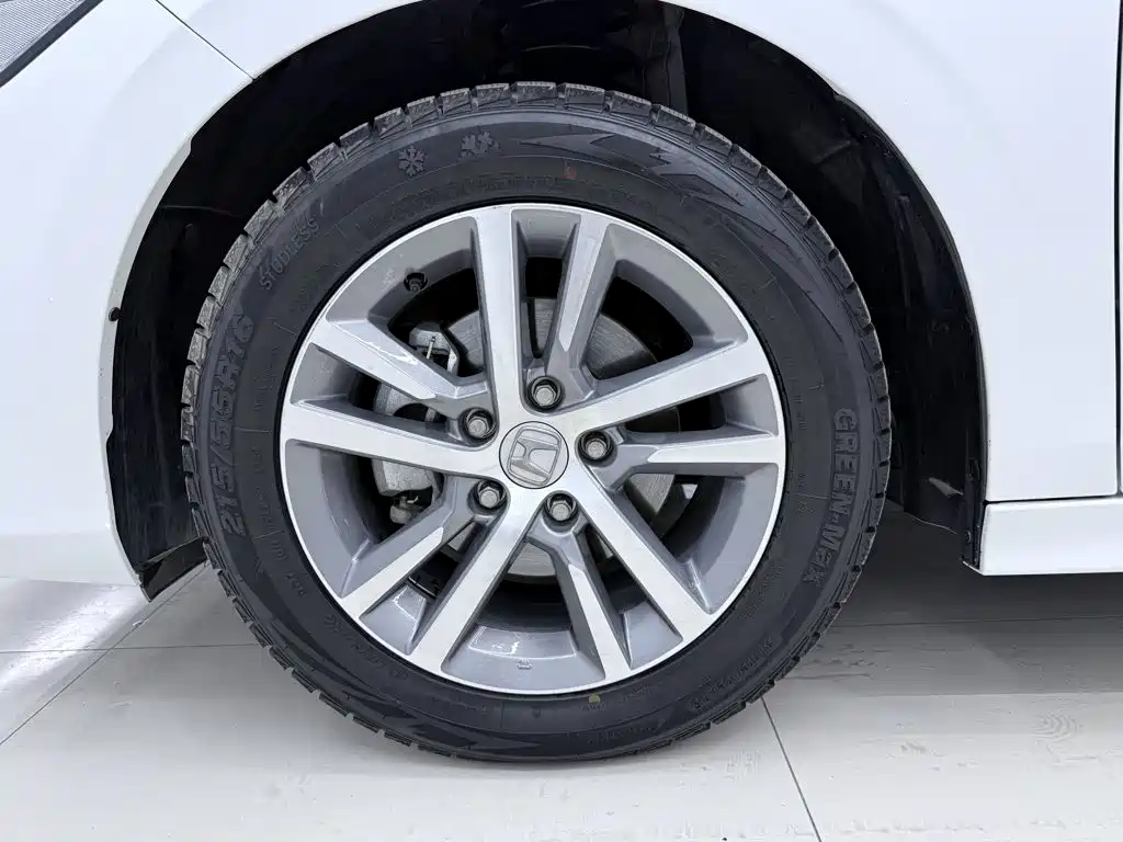 Honda Civic 2025 — фото 11