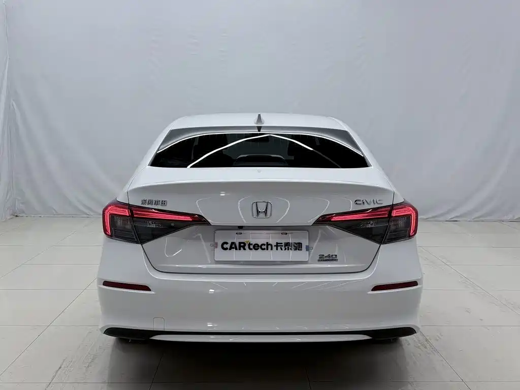 Honda Civic 2025 — фото 9