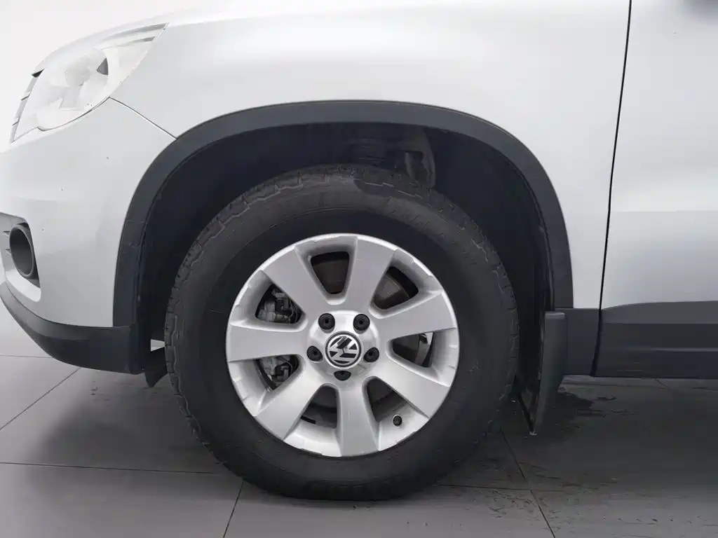 Volkswagen Tiguan 2012 — фото 17