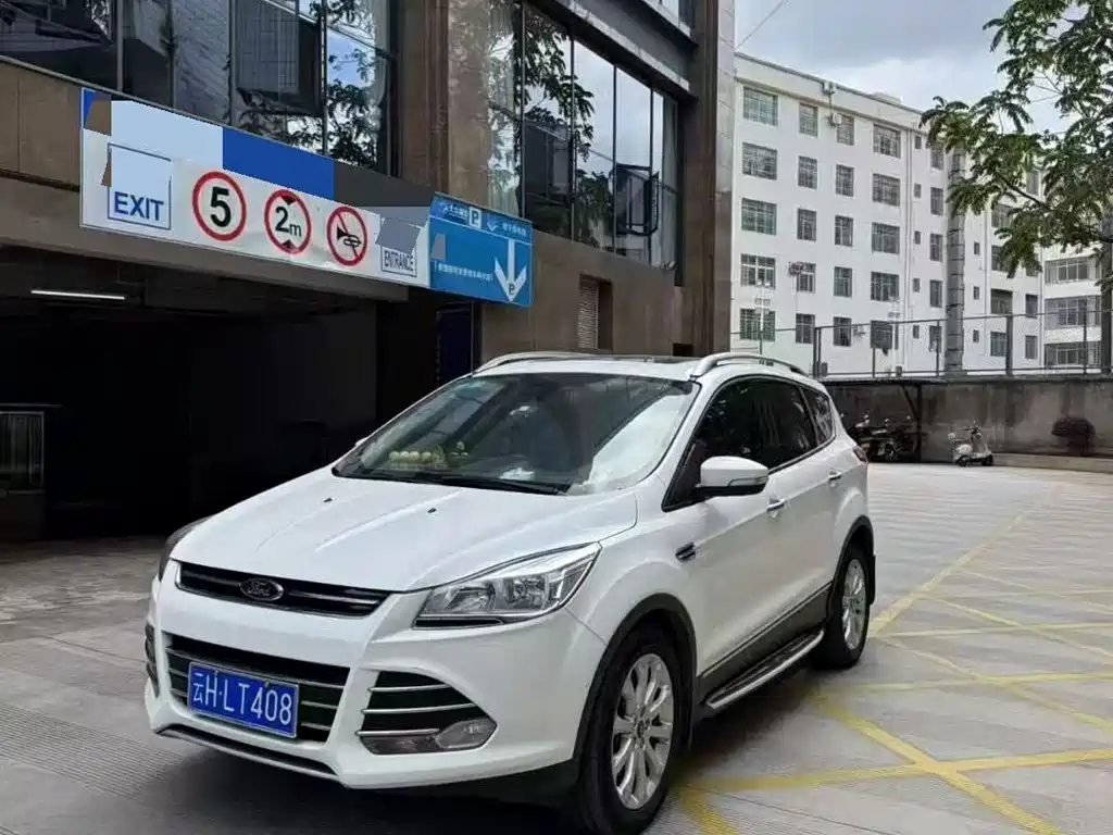 Ford Kuga 2015 — фото 1