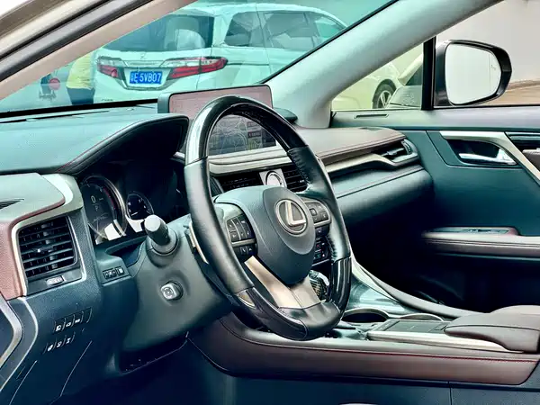 Lexus RX 2021