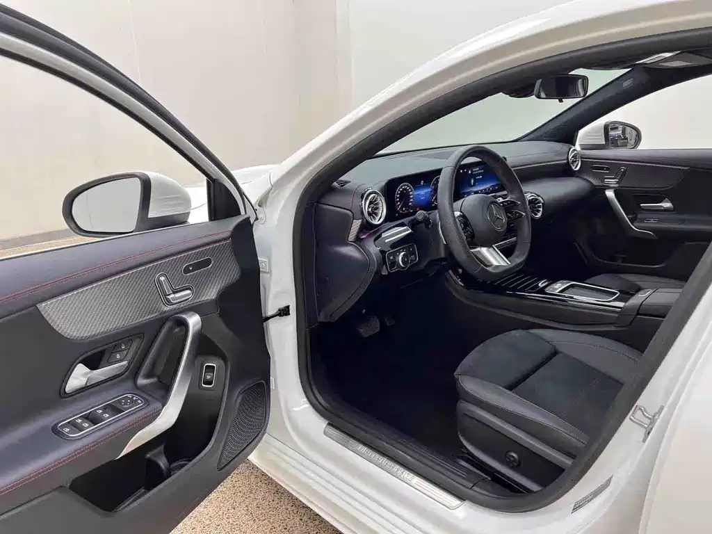 Mercedes-Benz A-Class 2025 — фото 9