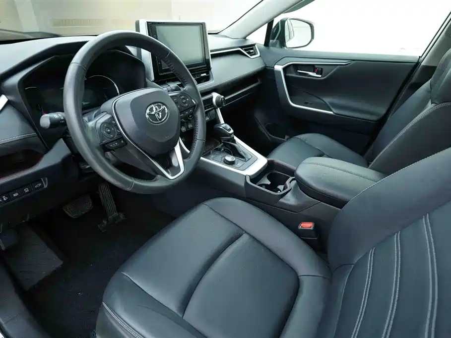 Toyota RAV4 2020 — фото 10
