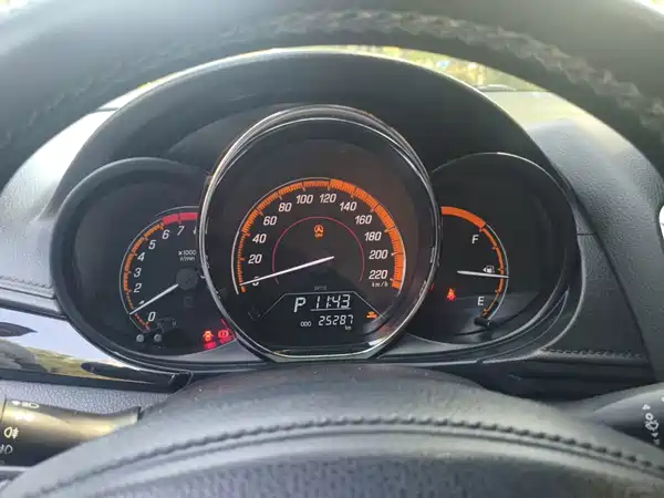 Toyota Yaris L 2022