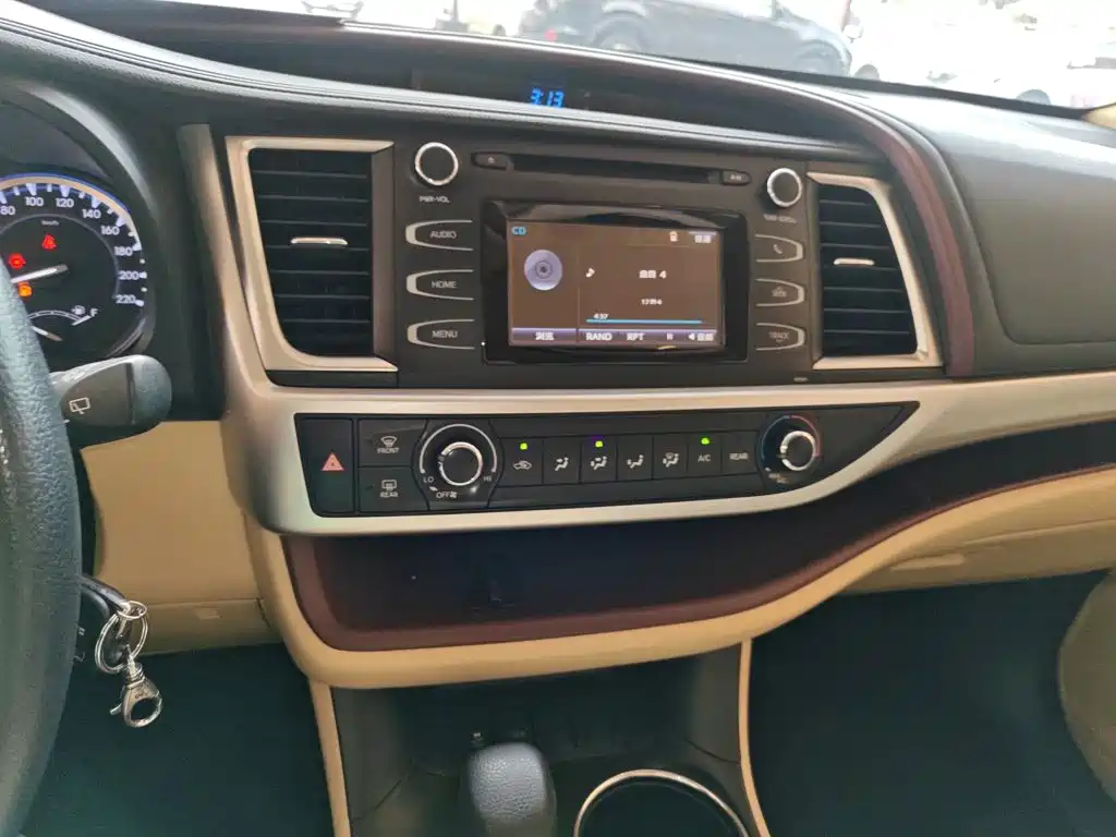 Toyota Highlander 2017 — фото 9