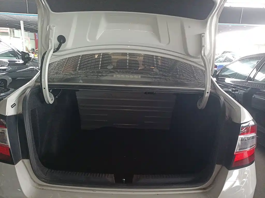 Skoda Rapid 2020 — фото 15