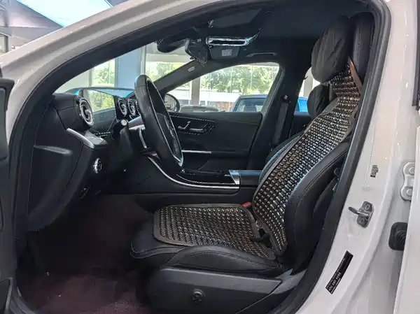 Mercedes-Benz C-Class 2024