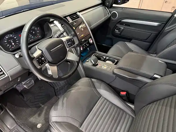 Land Rover Discovery 2023