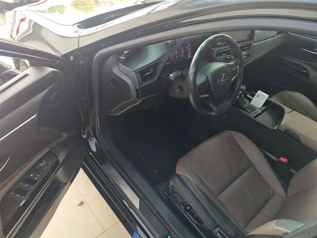 Lexus ES 2023 — фото 16