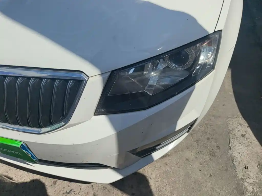 Skoda Octavia 2016 — фото 24