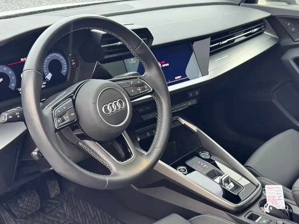Audi A3 2023 — фото 13