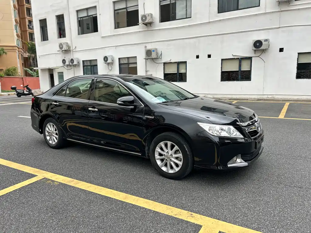 Toyota Camry 2013 — фото 2