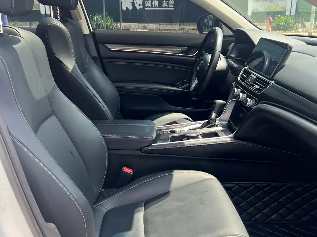 Honda Accord 2022 — фото 10