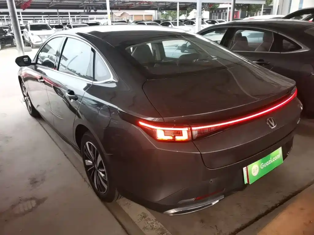 Changan Eado PHEV 2026 — фото 5