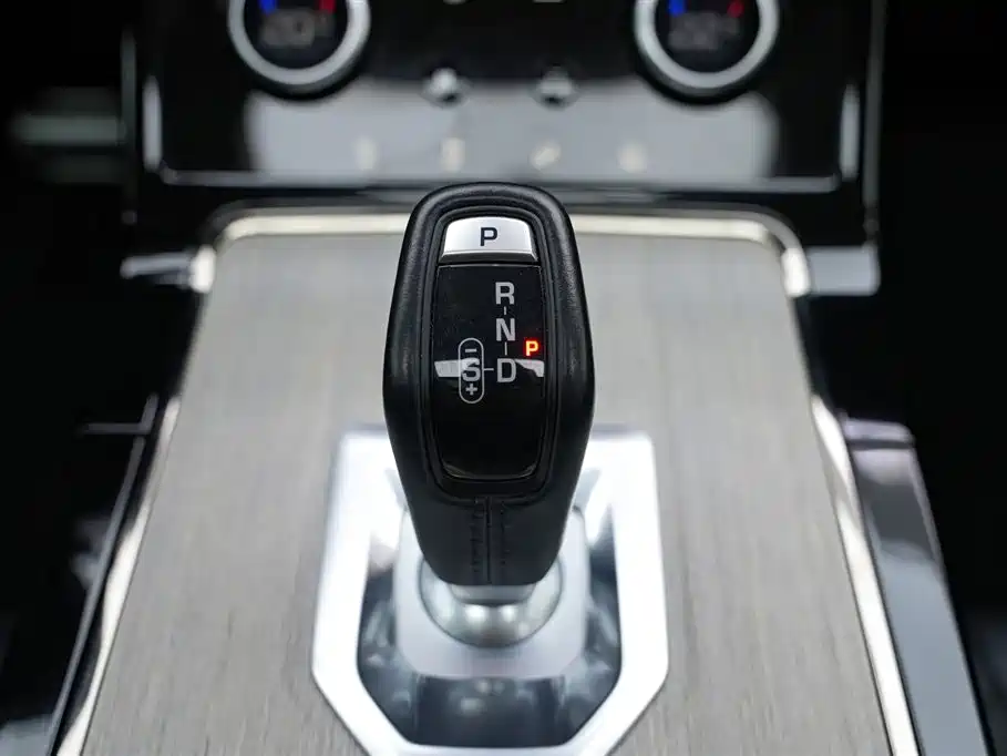 Land Rover Evoque 2022 — фото 10