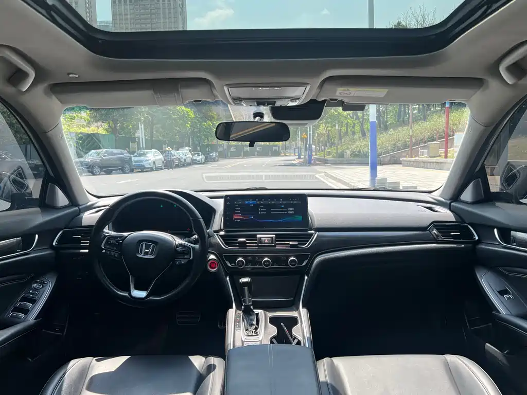 Honda Accord 2022 — фото 12