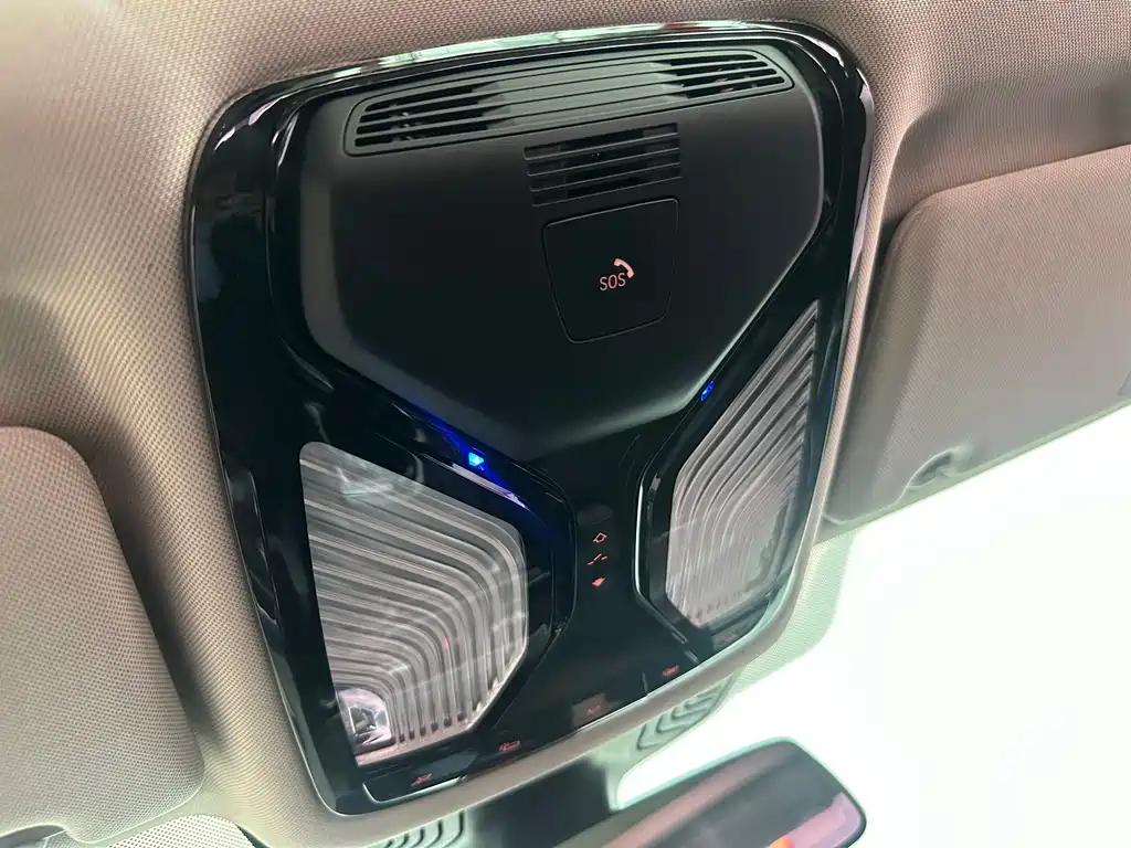 BMW 5 Series New Energy 2020 — фото 13