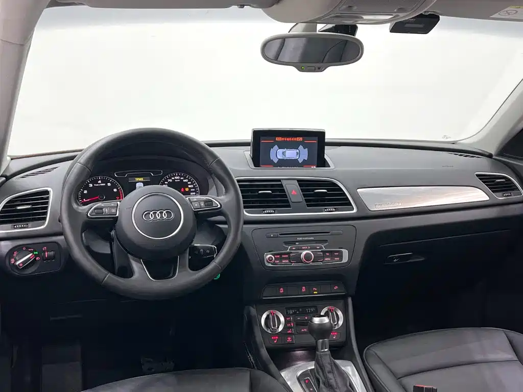 Audi Q3 2015 — фото 15