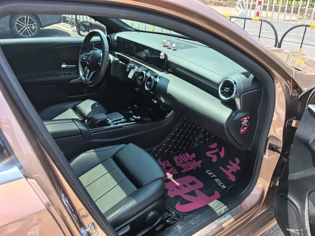 Mercedes-Benz A-Class 2020 — фото 13
