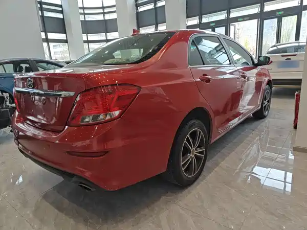 BYD Surui 2015