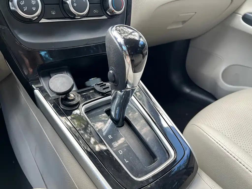 Nissan Sylphy 2019 — фото 14
